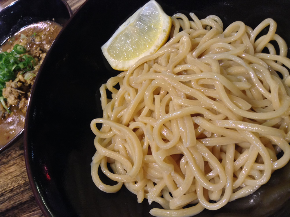 ラーメンずんどのつけ麺の麺